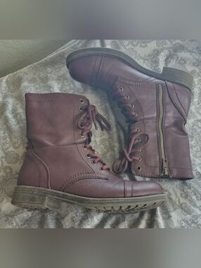 Brash burgundy boots 8.5